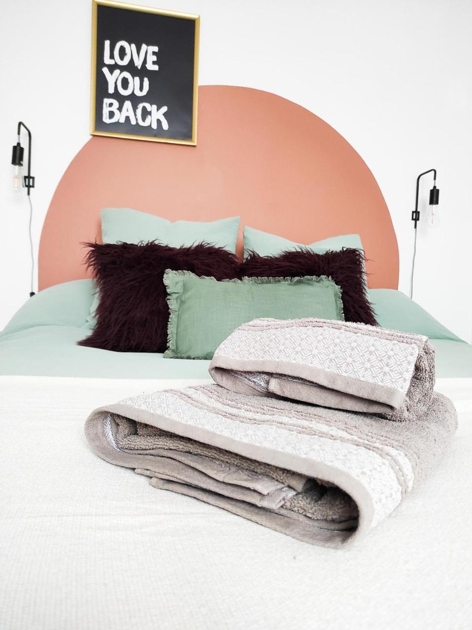 Le Cosy Valcros, Design Et Confort เอ็ก-ซอง-โพรวองซ์ ภายนอก รูปภาพ